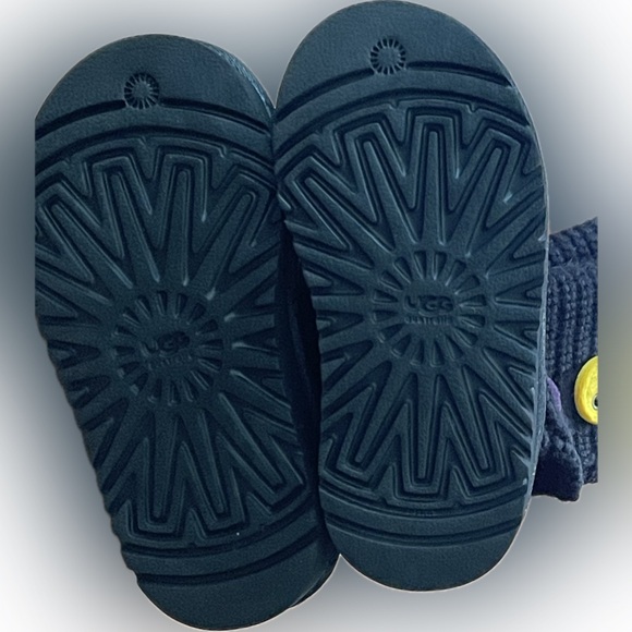 UGG sweater boots kids sz 8 - Picture 4 of 7